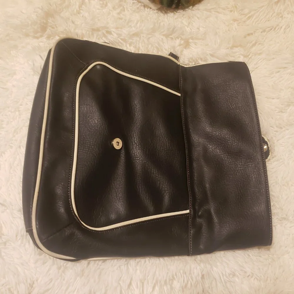 Clutch - Picture 3 of 3